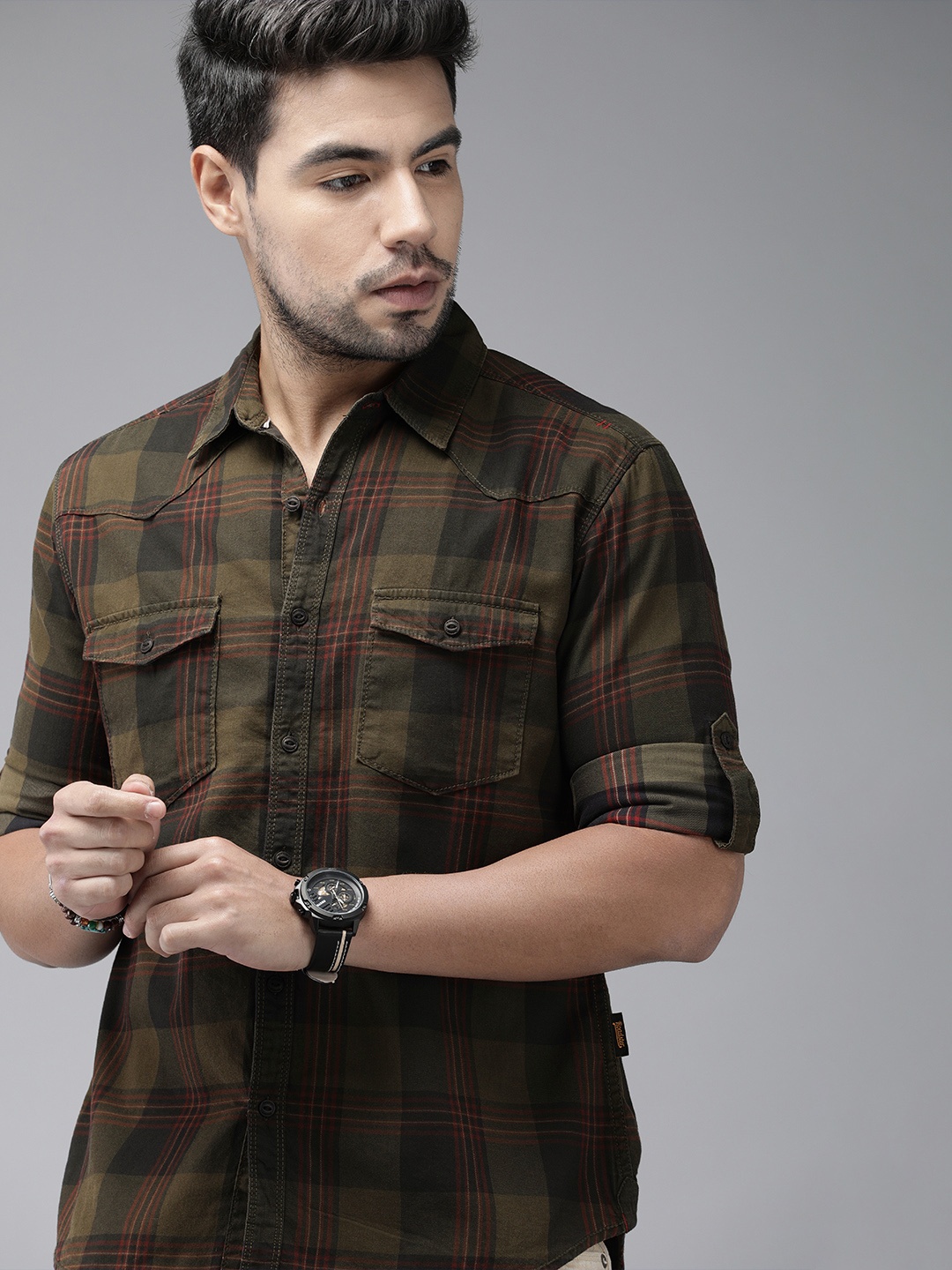 

Roadster Men Olive Green & Red Regular Fit Checked Casual Shirt