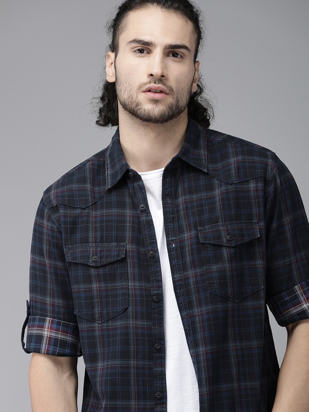 

Roadster Men Blue Regular Fit Checked Casual Shirt