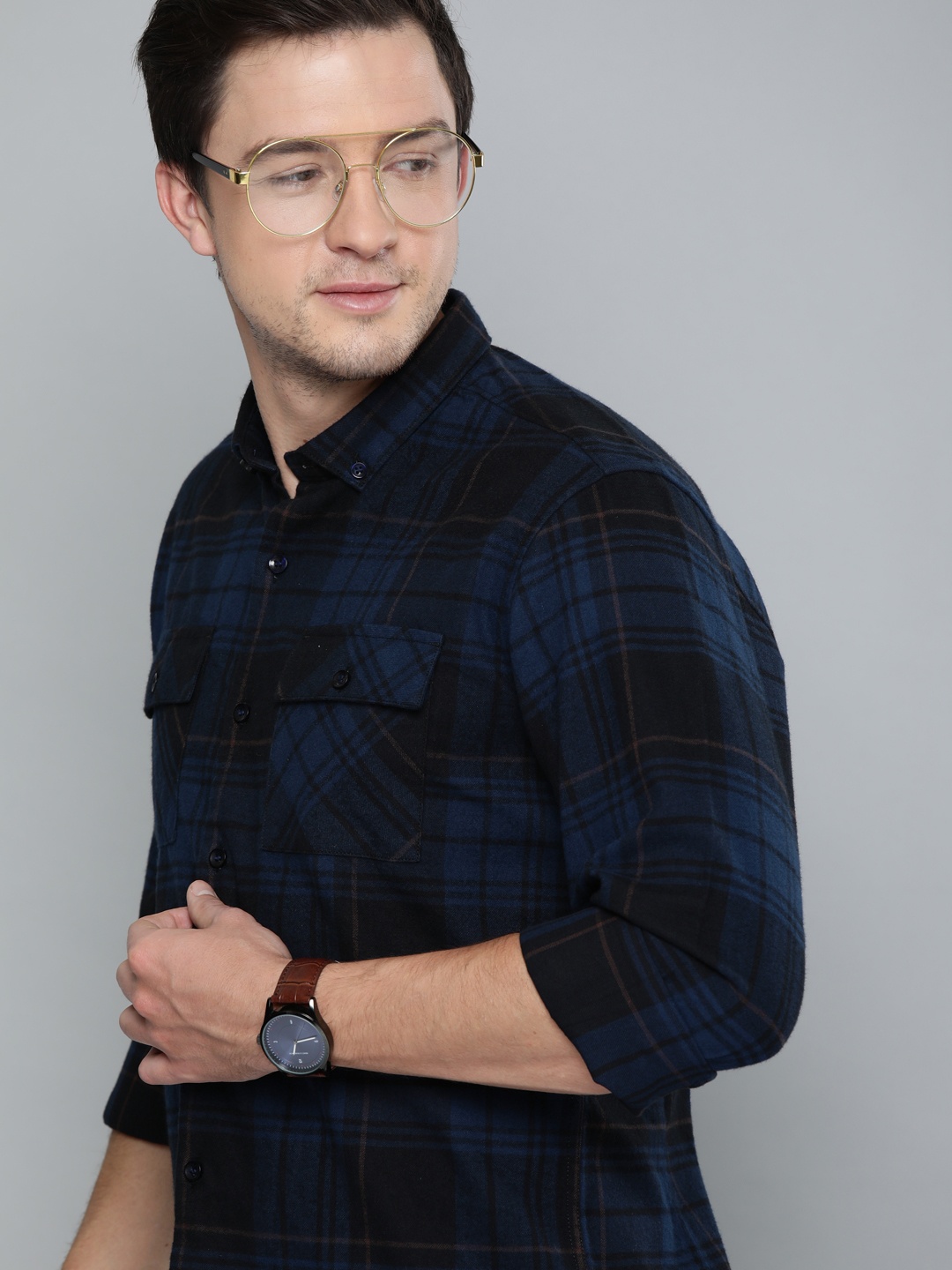 

Mast & Harbour Men Navy Blue & Black Regular Fit Checked Casual Shirt