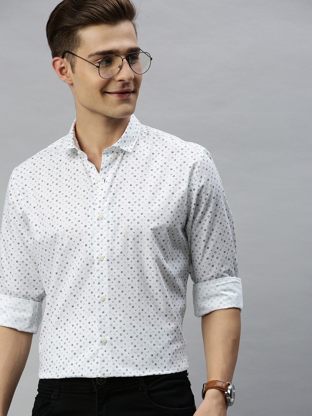 

Mast & Harbour Men White & Grey Regular Fit Printed Casual Shirt