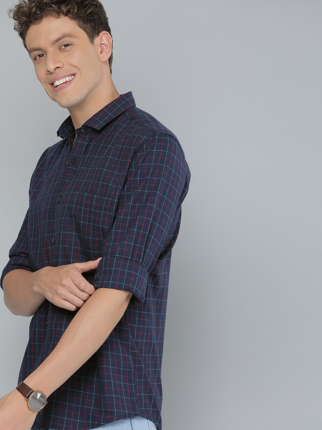 

Mast & Harbour Men Navy Blue & Red Regular Fit Checked Casual Shirt