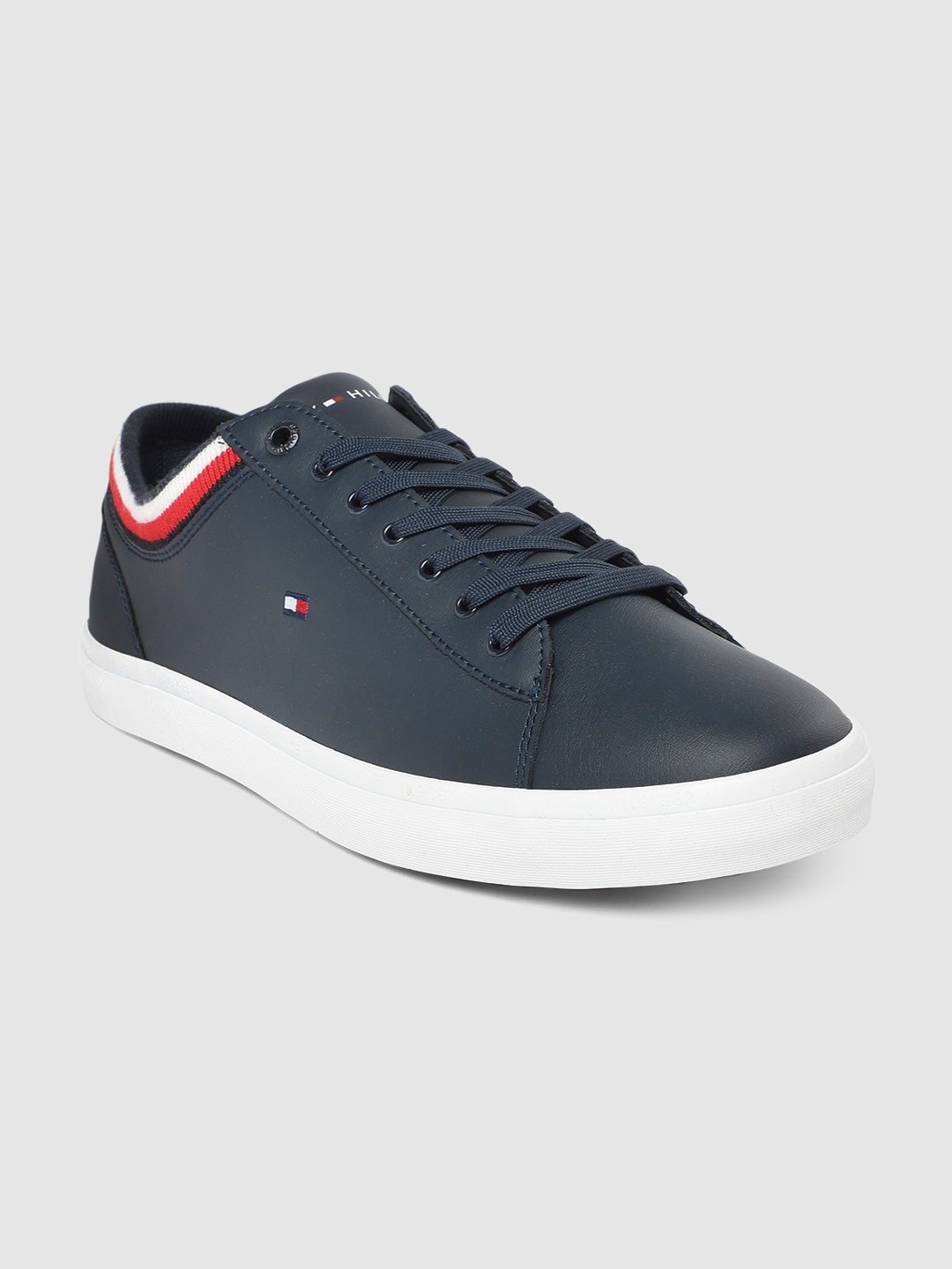 

Tommy Hilfiger Men Navy Blue Solid Leather Sneakers