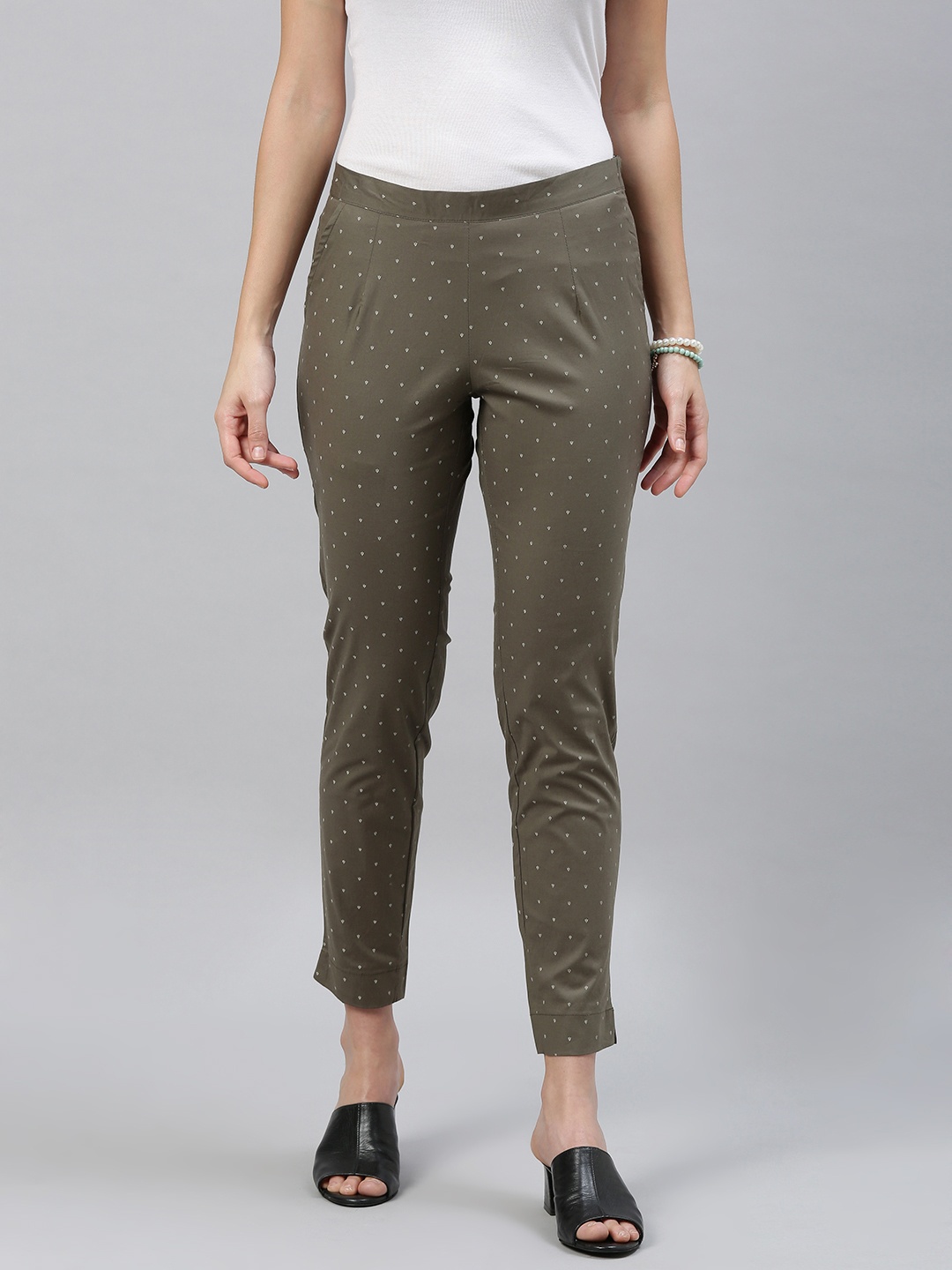 

ETIQUETTE Women Green & Off-White Slim Fit Printed Cropped Cigarette Trousers