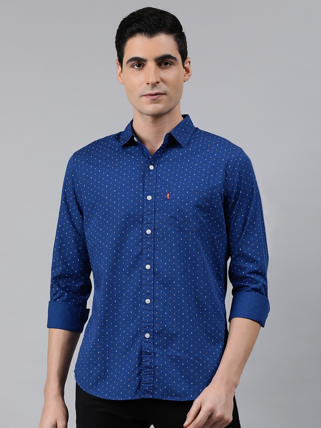 

Levis Men Navy Blue & White Slim Fit Printed Casual Shirt