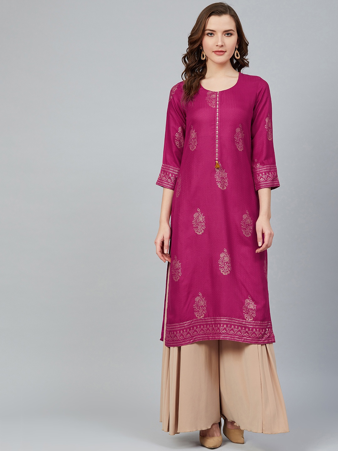 

Rangriti Women Pink & Golden Self-Design Straight Kurta