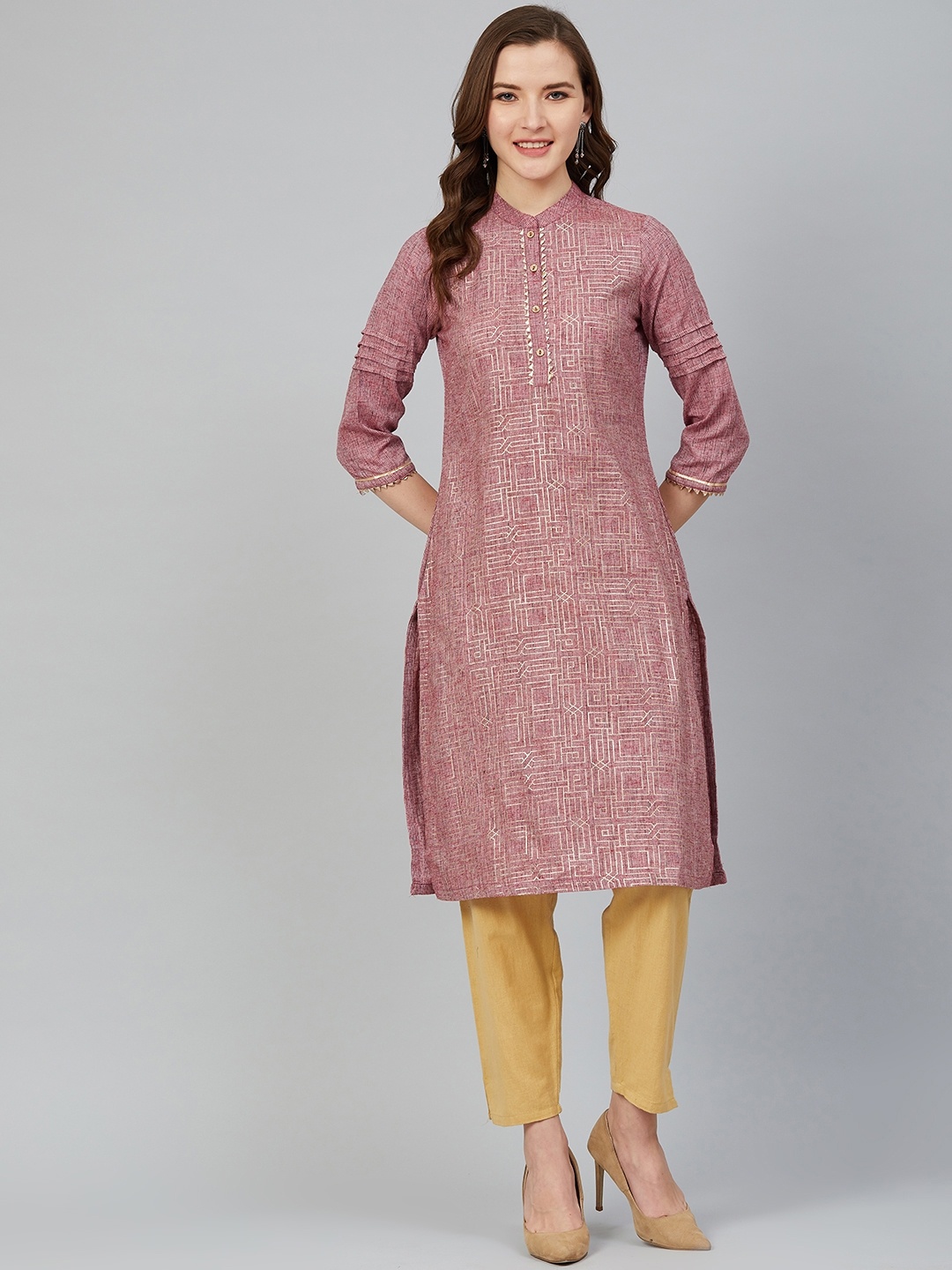 

Rangriti Women Dusty Pink & Golden Printed Straight Kurta