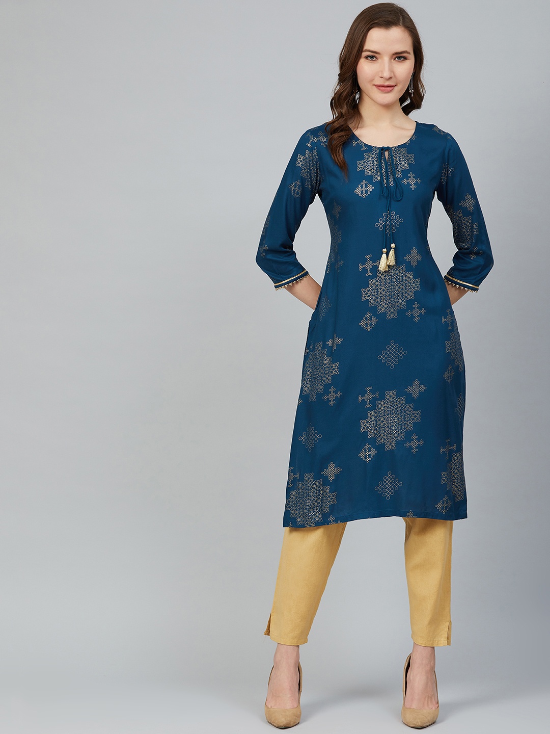 

Rangriti Women Navy Blue & Golden Printed Straight Kurta