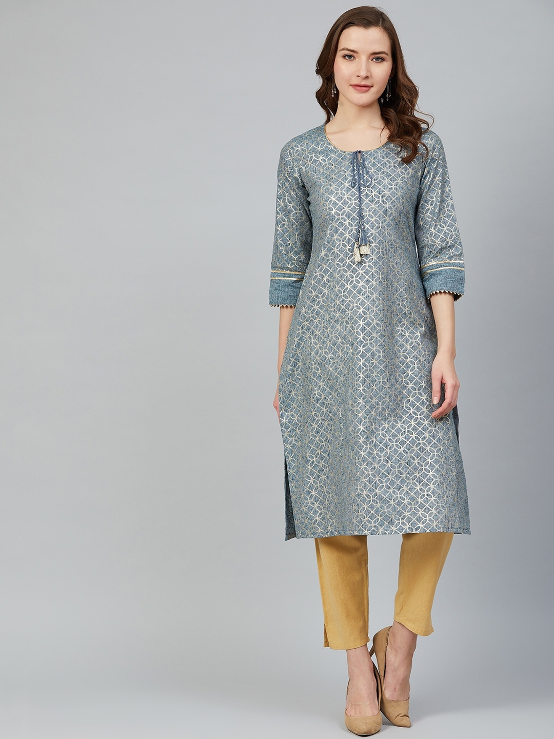 

Rangriti Women Blue & Golden Printed Straight Kurta