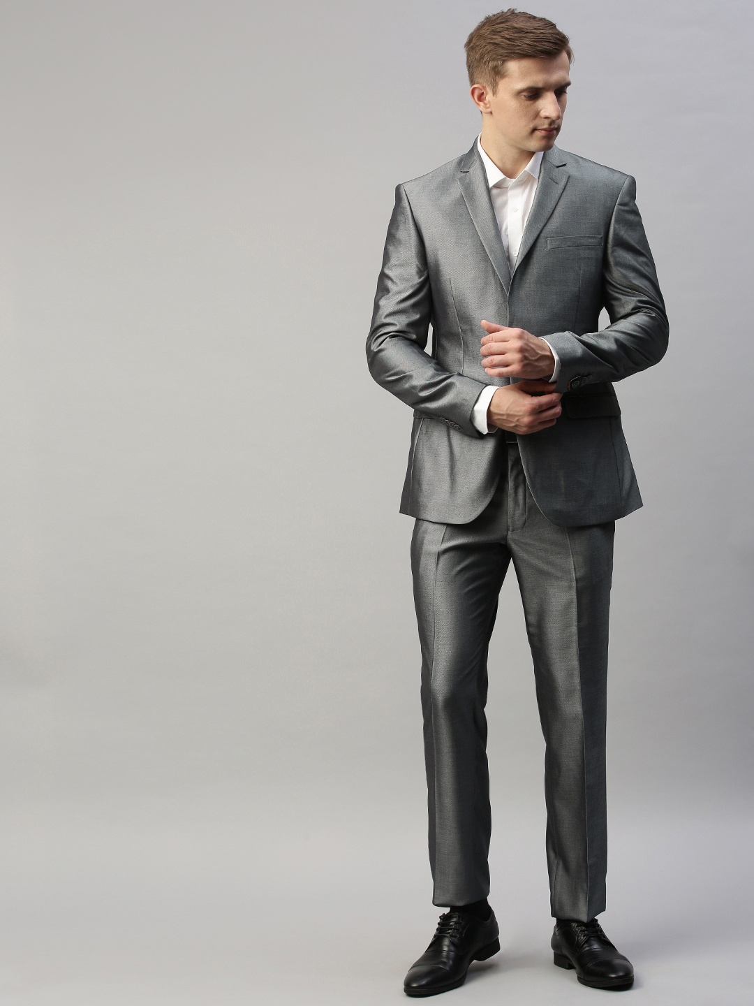 

Park Avenue Men Grey Super Slim Fit Solid Single-Breasted Party Suit