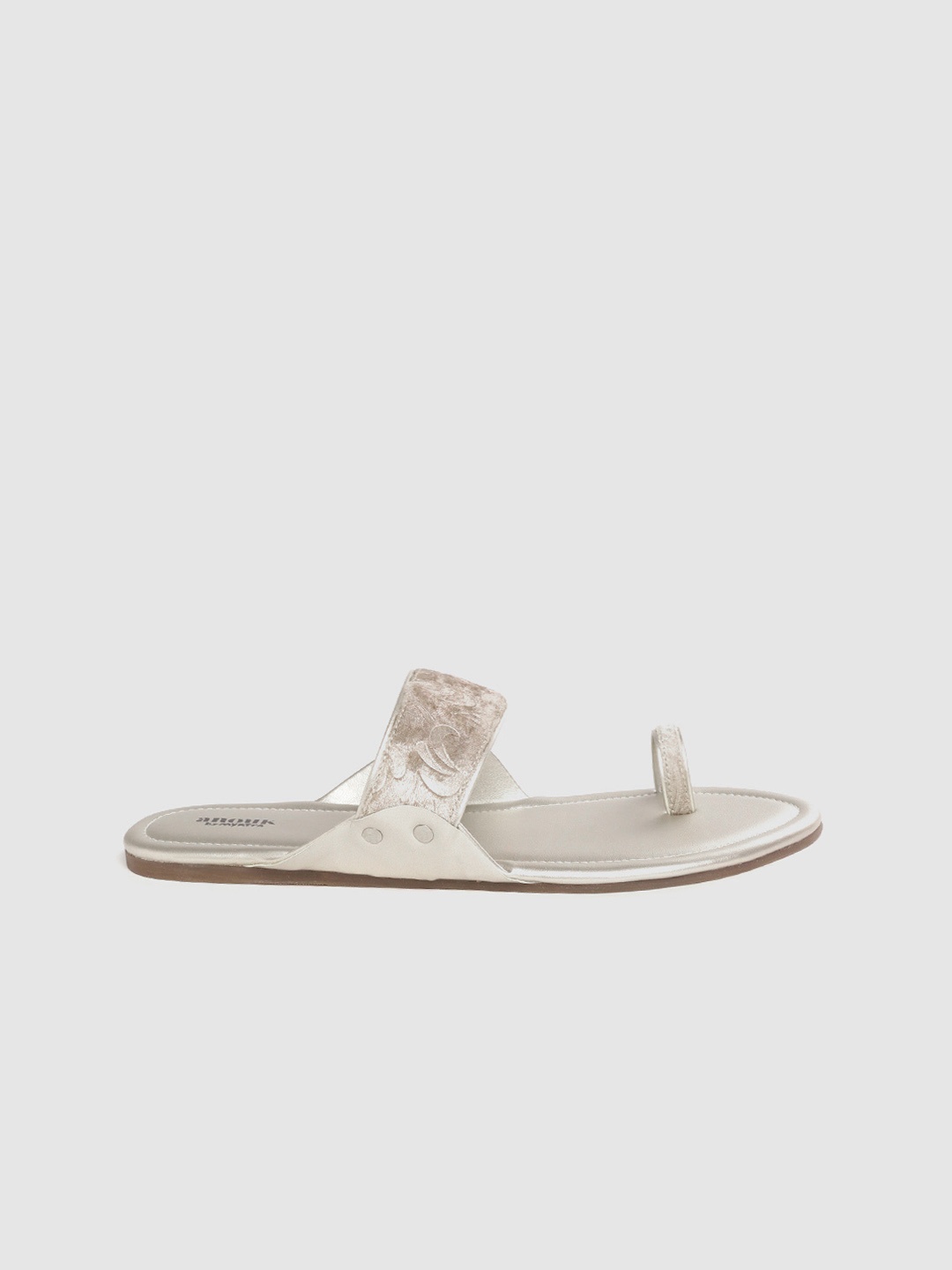 

Anouk Women Silver-Toned Textured One Toe Flats
