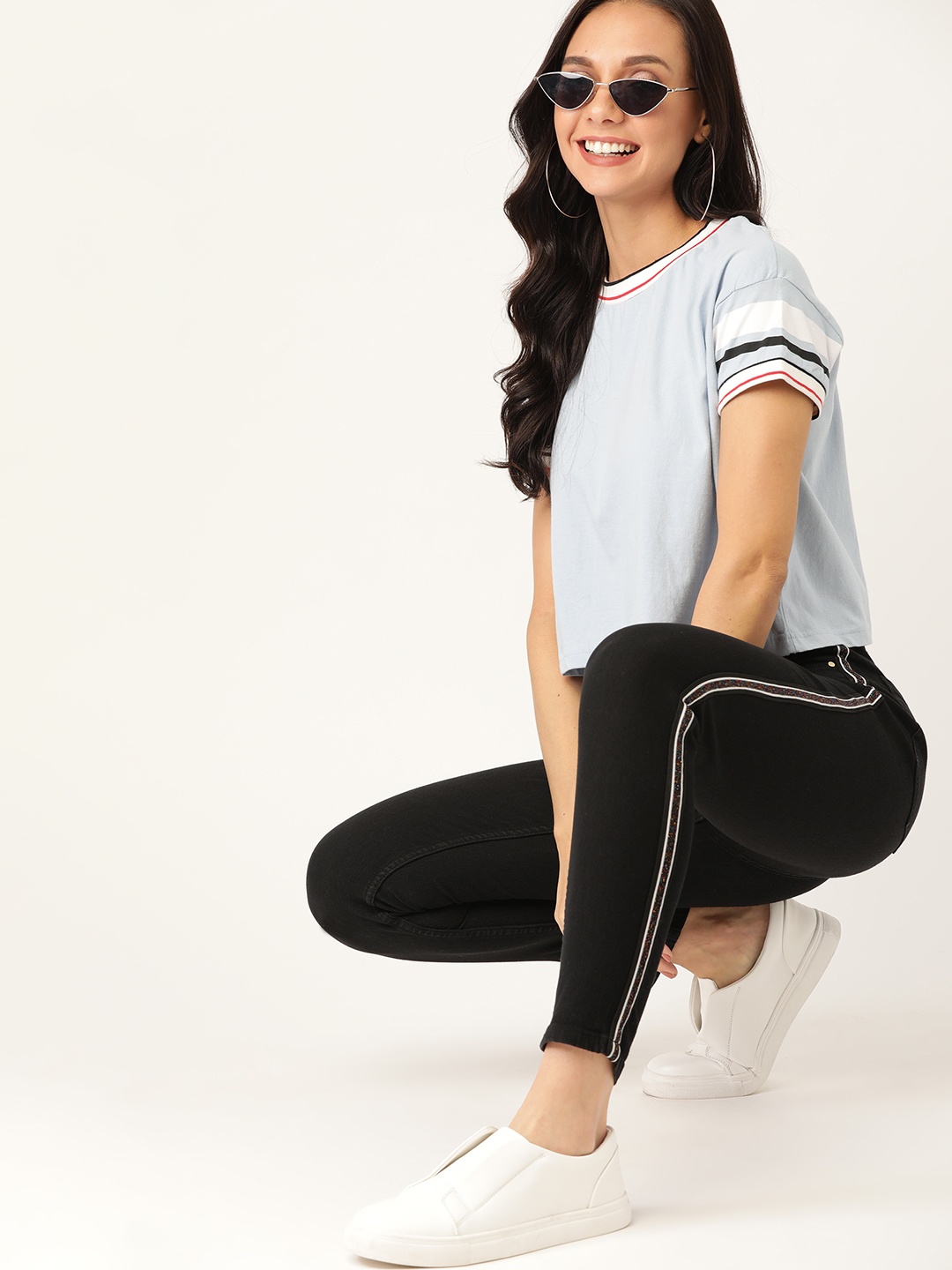 

DressBerry Women Black Skinny Fit Mid-Rise Clean Look Stretchable Jeans