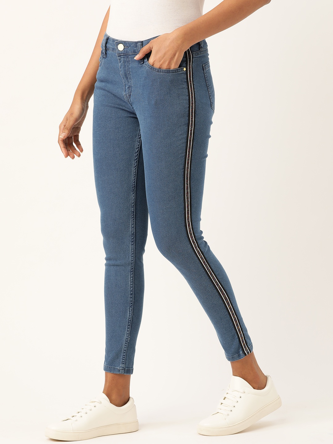 

DressBerry Women Blue Skinny Fit Mid-Rise Clean Look Stretchable Jeans