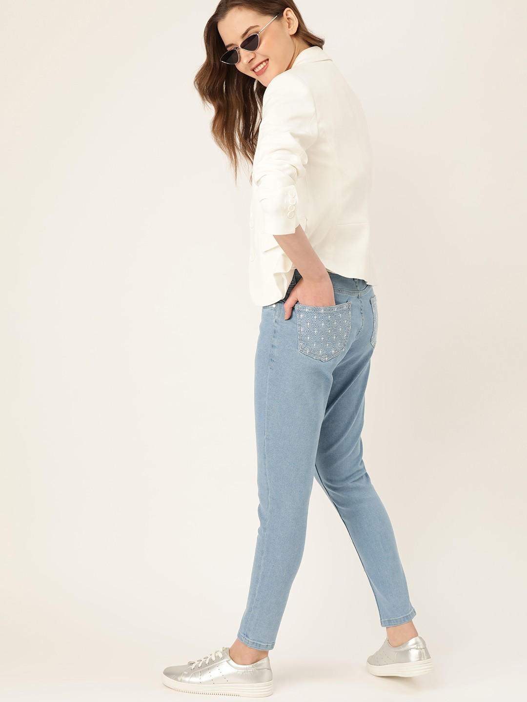 

DressBerry Women Blue Skinny Fit Mid-Rise Clean Look Stretchable Jeans