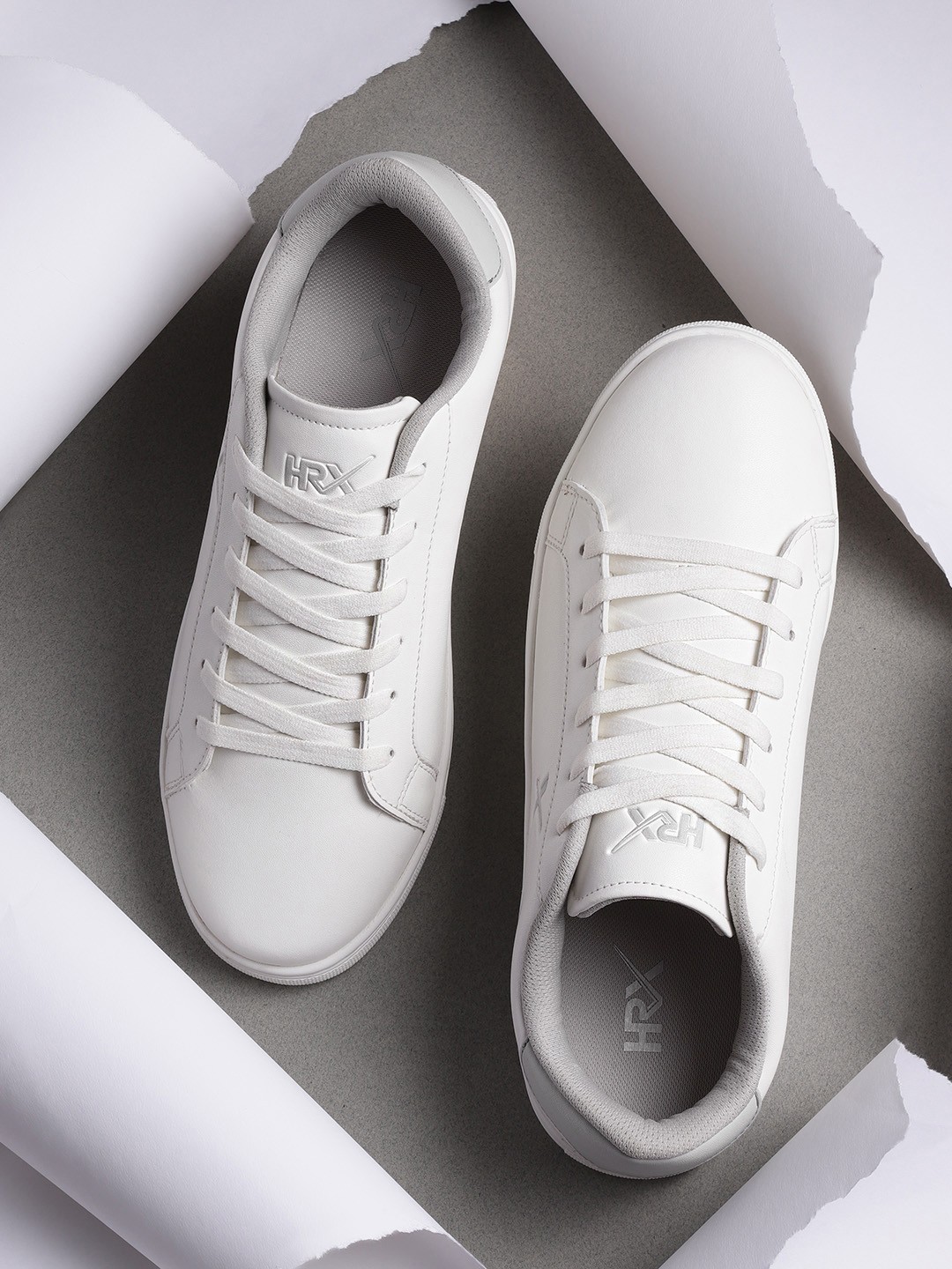 

HRX by Hrithik Roshan Men White Solid Skate Street Sneakers