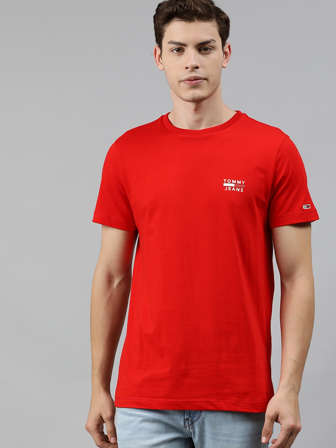 

Tommy Hilfiger Men Red Solid Slim Fit Round Neck Pure Cotton T-shirt