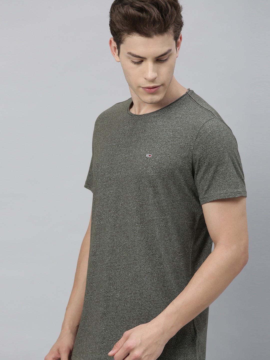 

Tommy Hilfiger Men Olive Green Solid Round Neck T-shirt