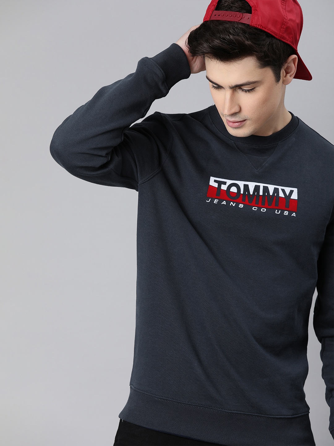 

Tommy Hilfiger Men Navy Blue Printed Sweatshirt