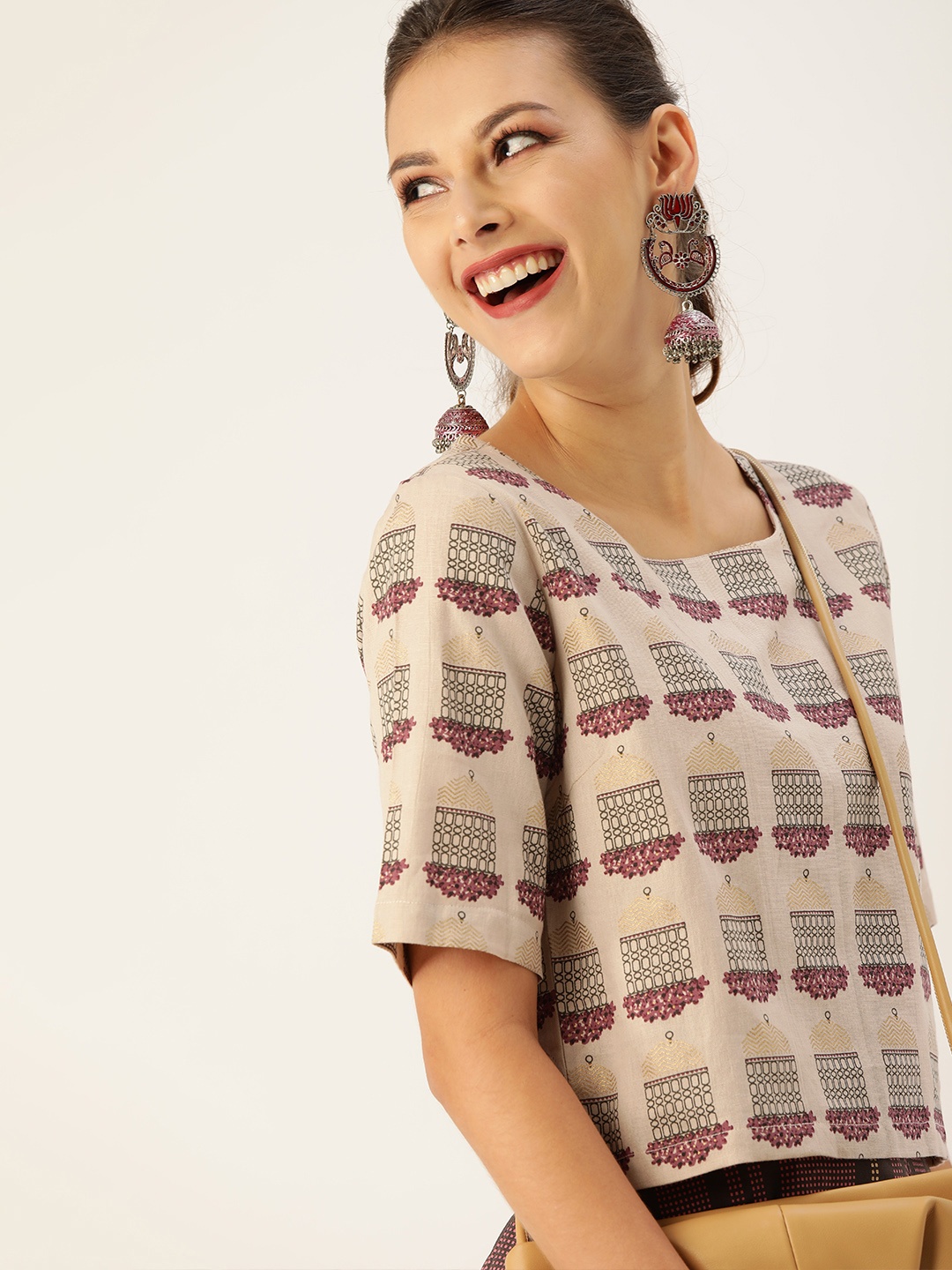 

Varanga Women Peach-Coloured & Maroon Printed Crop Top