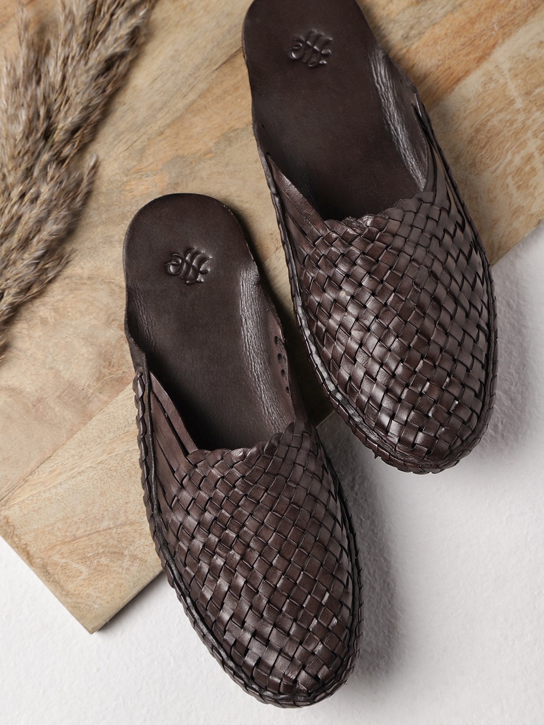 

House of Pataudi Men Coffee Brown Handcrafted Leather Braided Clogs
