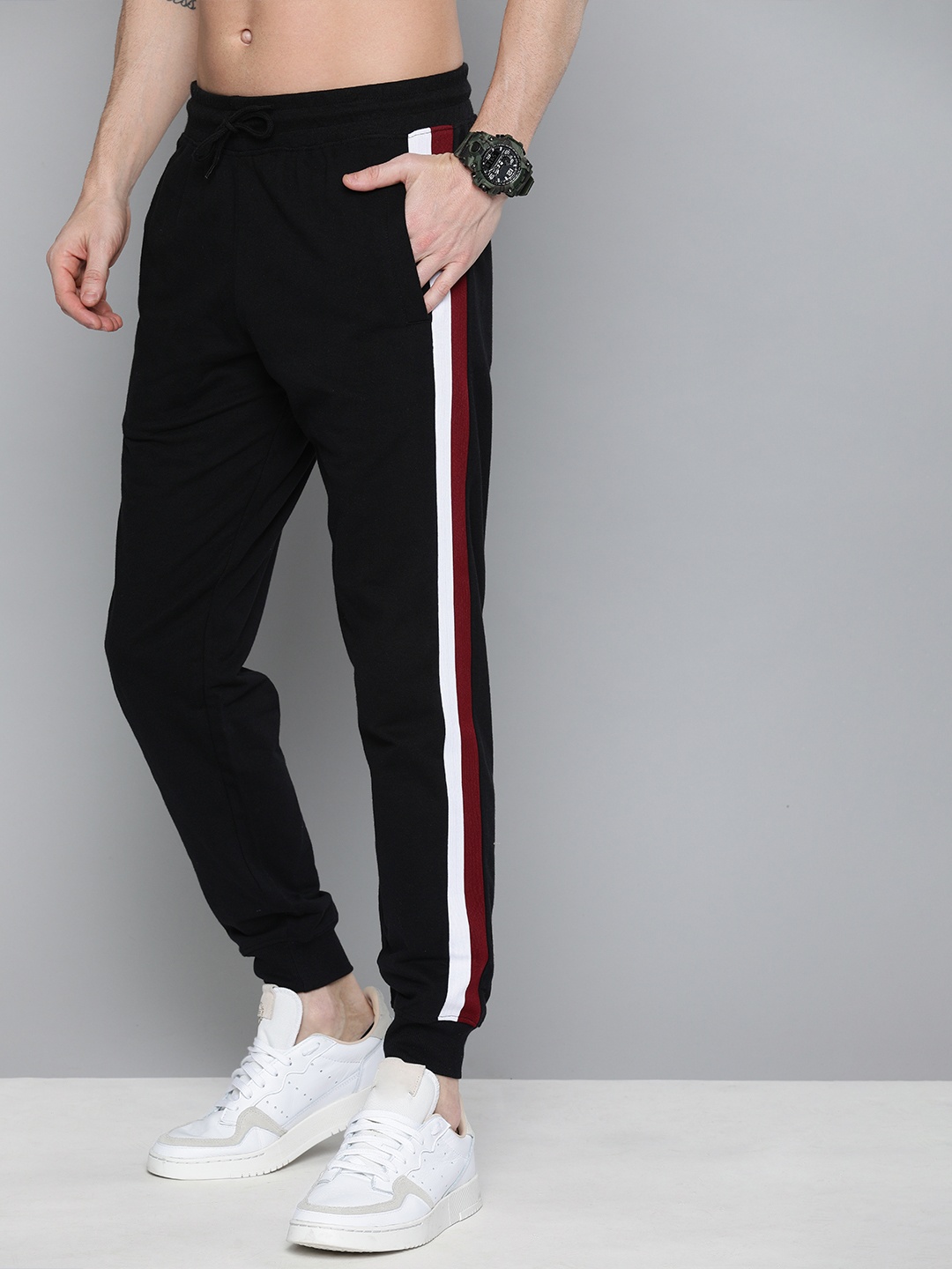 

HERE&NOW Men Black Solid Regular Fit Joggers with Side Stripe Detail