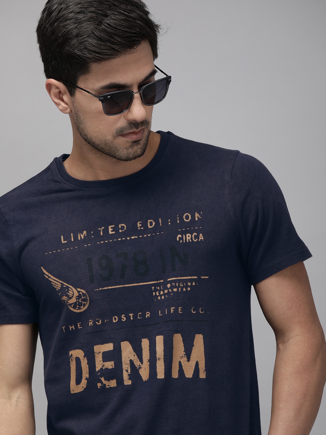 

Roadster Men Navy Blue Peach-Coloured Printed Round Neck Pure Cotton T-shirt