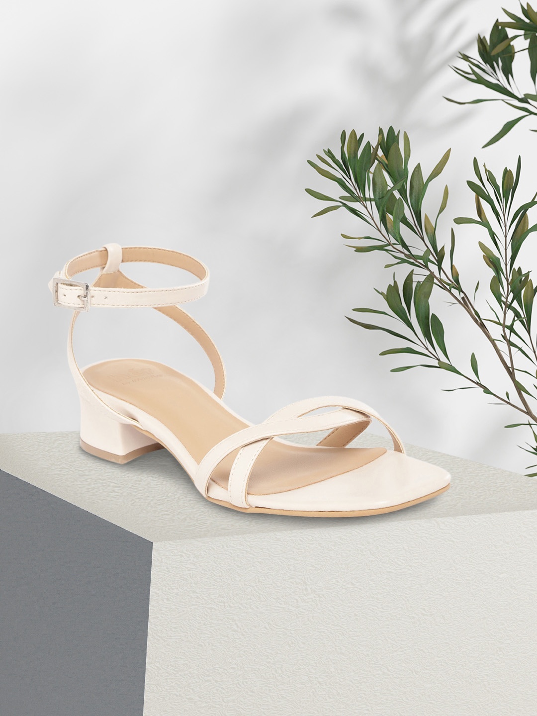 

her by invictus Women Cream-Coloured Solid Block Heels