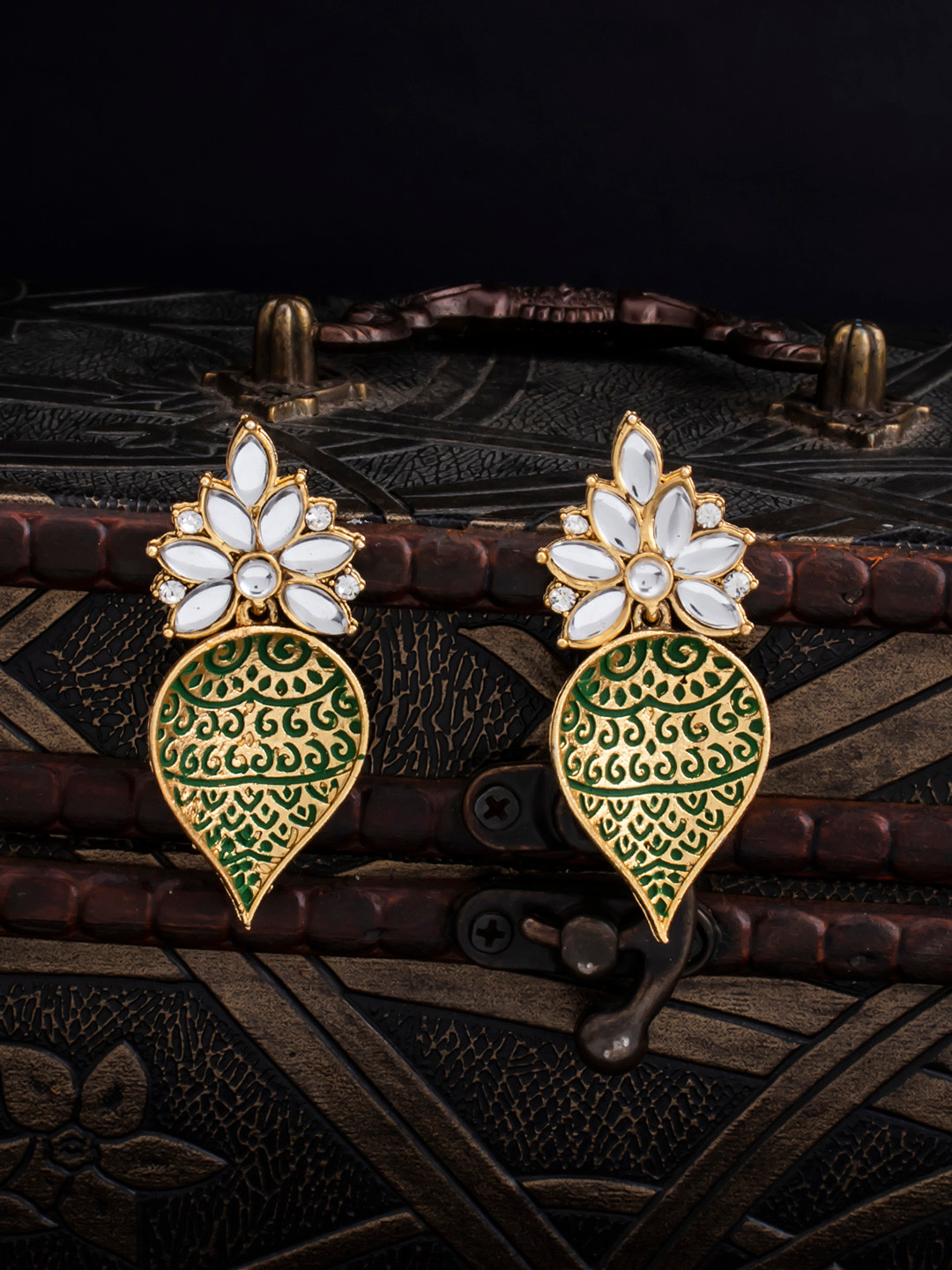 

Sukkhi Green & Gold-Plated Handcrafted Kundan Teardrop Shaped Drop Earrings