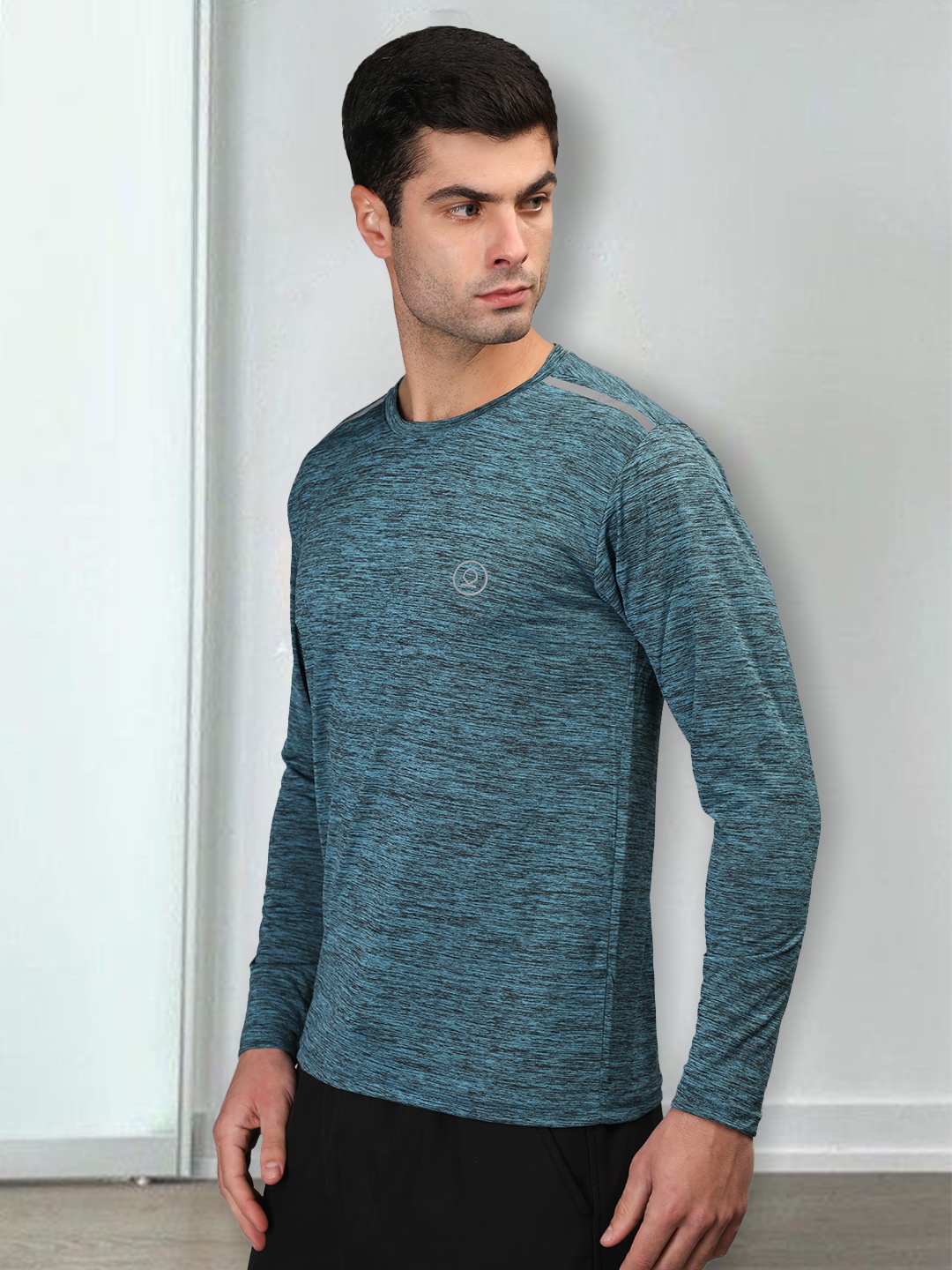 

Chkokko Men Teal Blue Solid Round Neck Training T-shirt