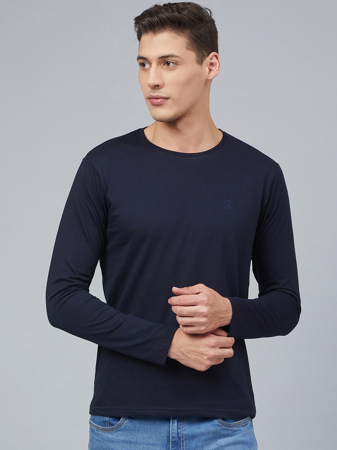 

CHKOKKO Men Navy Blue Solid Round Neck T-shirt