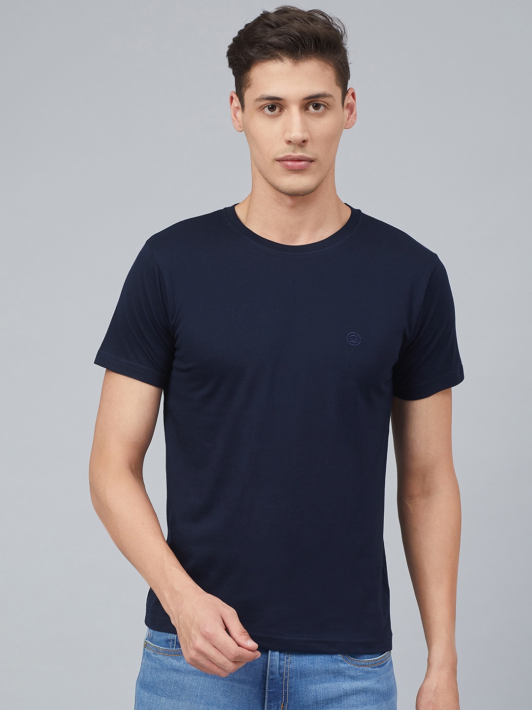 

CHKOKKO Men Navy Blue Solid Round Neck T-shirt