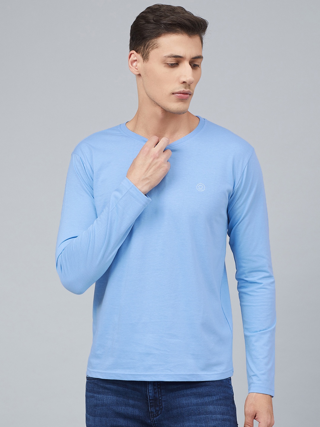 

Chkokko Men Blue Solid Round Neck T-shirt