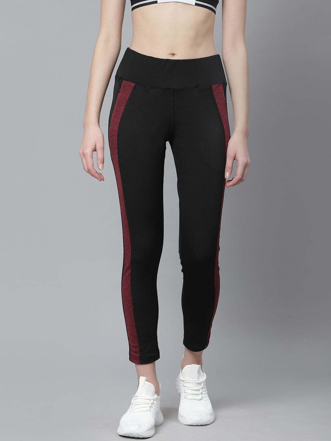 

CHKOKKO Women Black Maroon Solid Cropped Yoga Tights