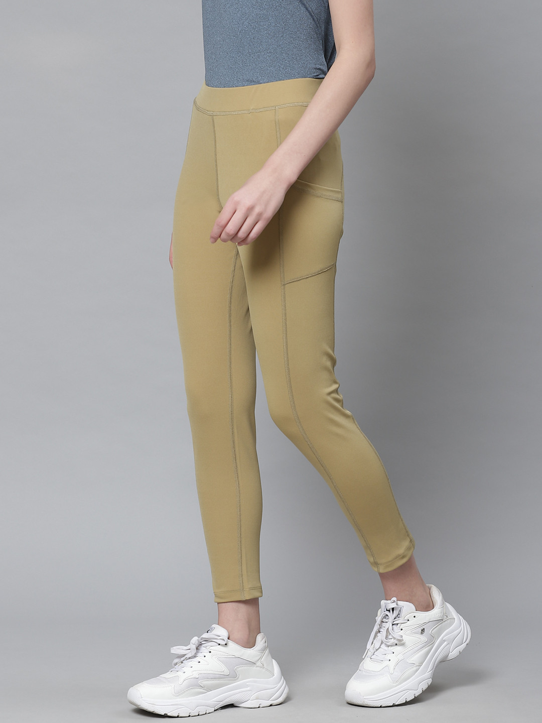 

CHKOKKO Women Beige Solid Cropped Yoga Tights