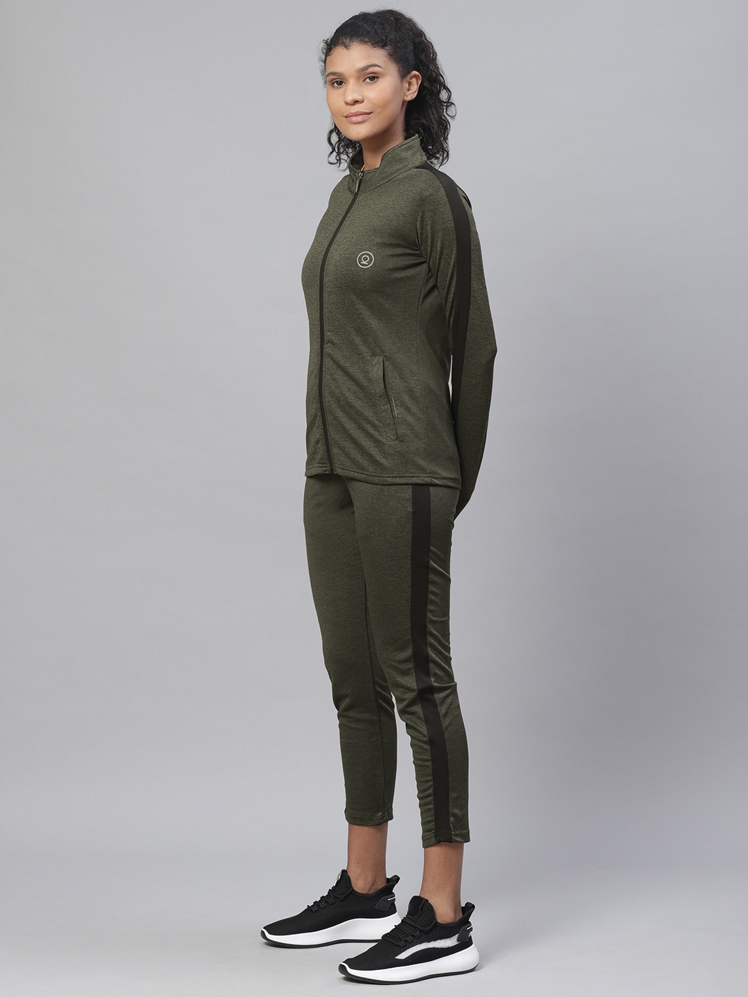 

CHKOKKO Women Olive Green Solid Tracksuit