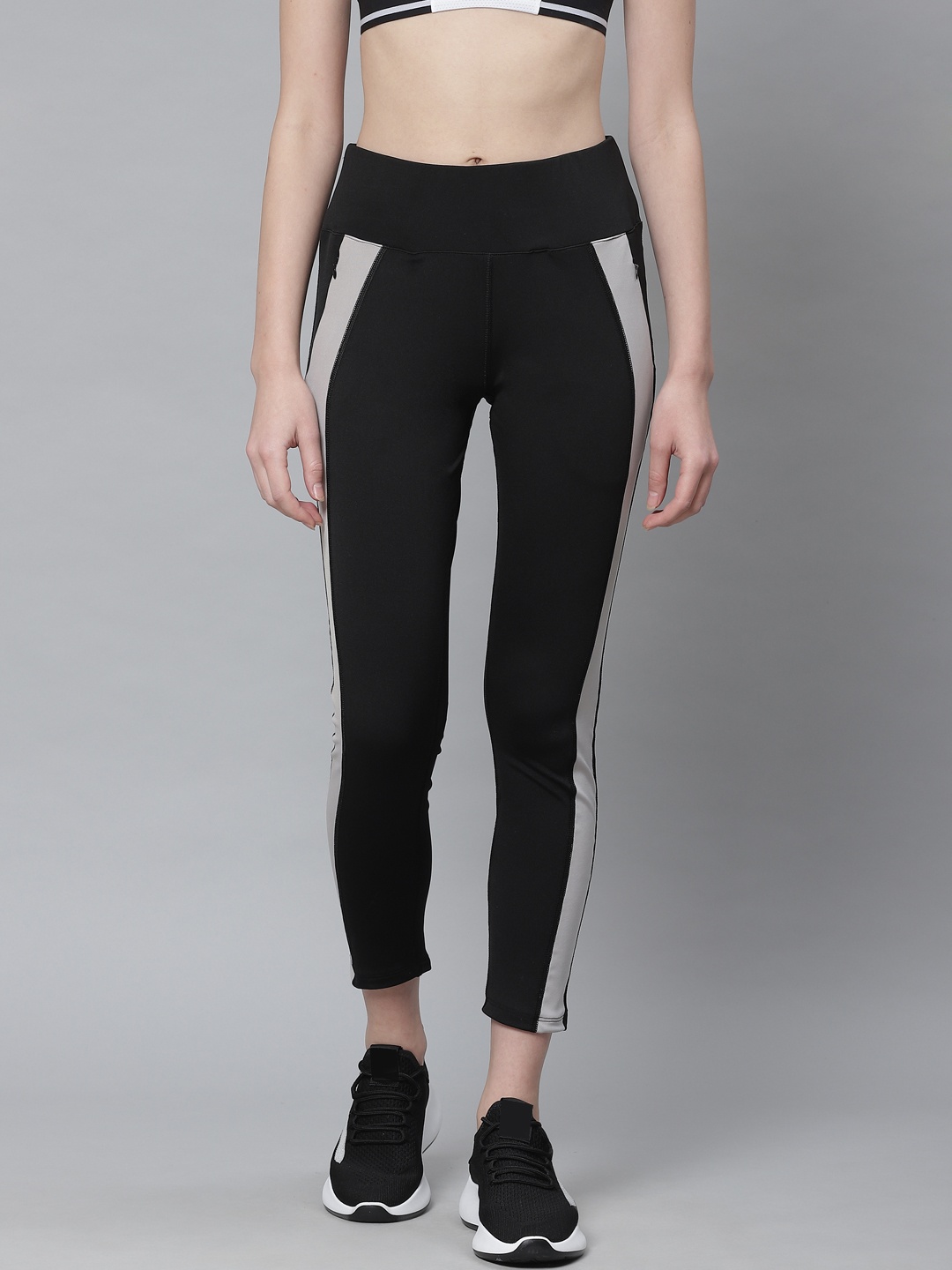 

CHKOKKO Women Black Solid Cropped Yoga Tights