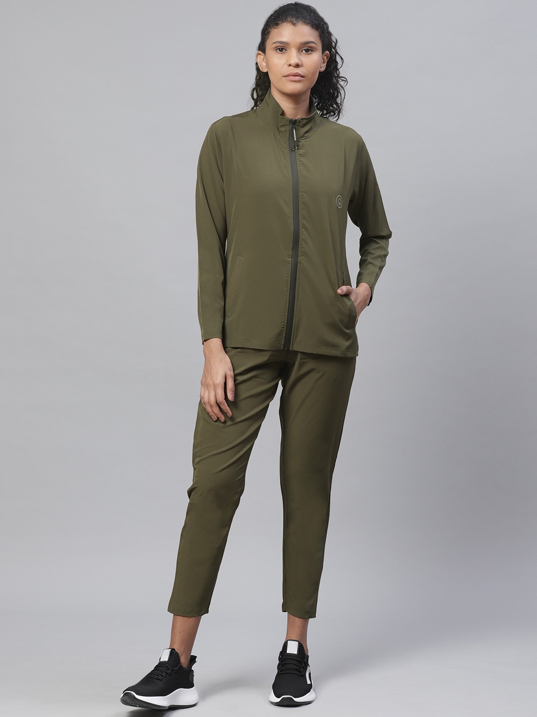 

CHKOKKO Women Olive Green Solid Tracksuit