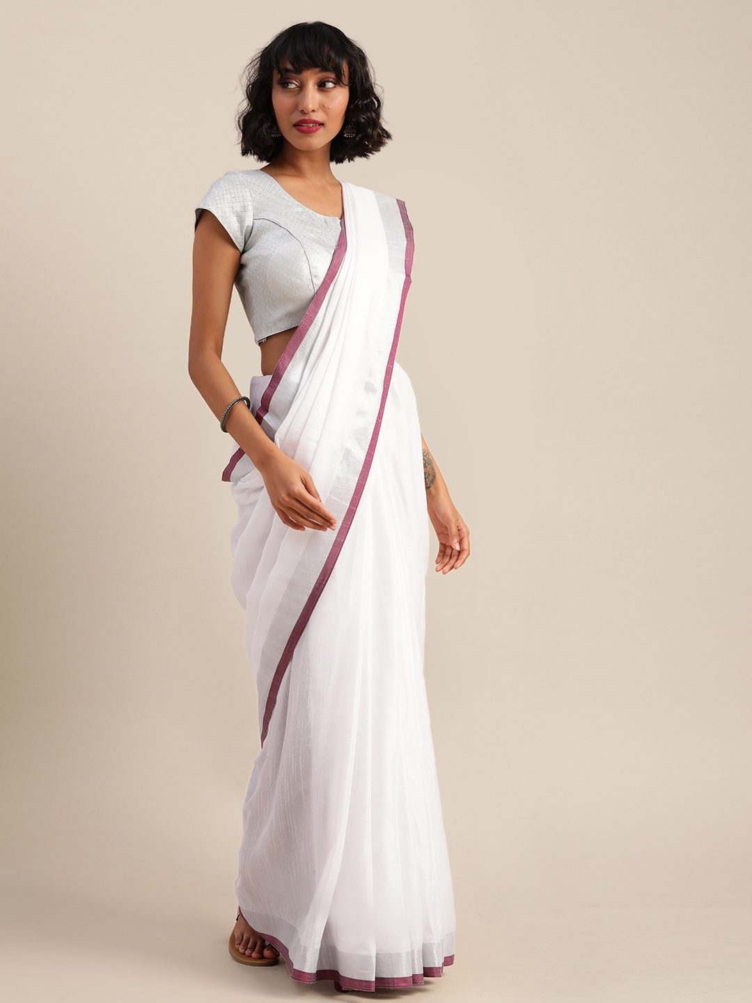 

VASTRANAND White & Burgundy Cotton Blend Solid Bhagalpuri Saree