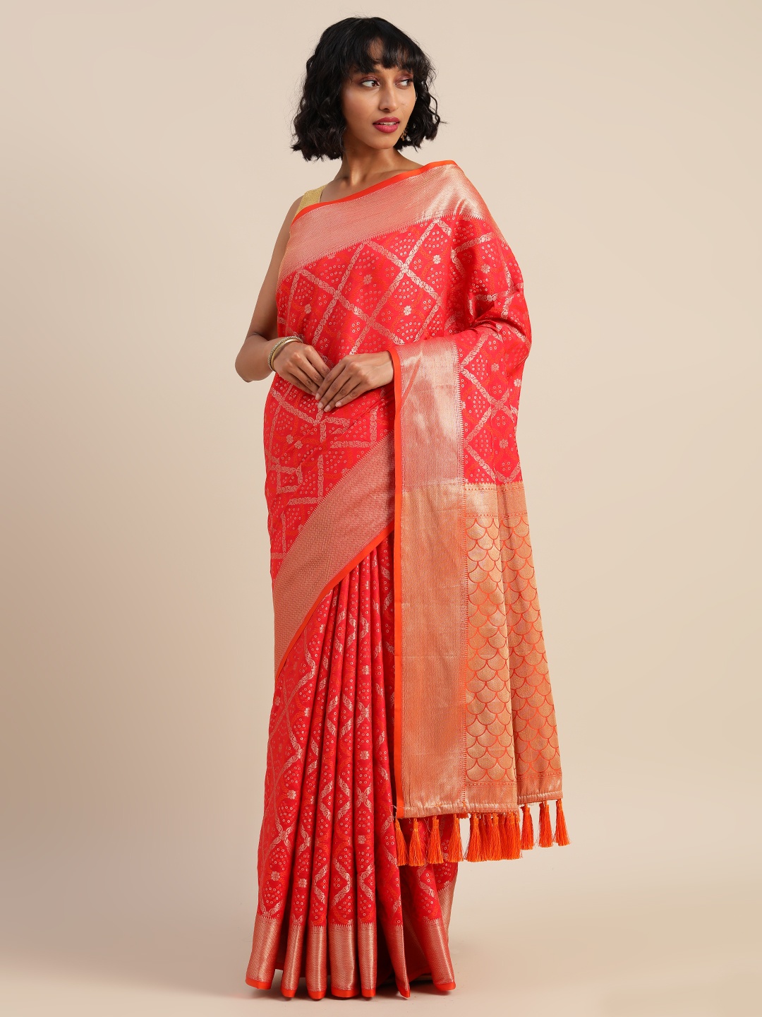 

VASTRANAND Red & Gold-Toned Silk Blend Woven Design Patola Saree