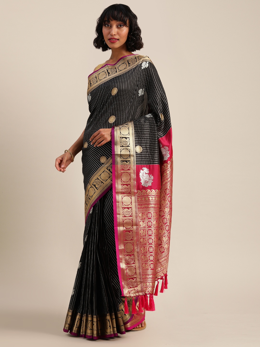 

VASTRANAND Black & Gold-Toned Silk Blend Embellished Banarasi Saree