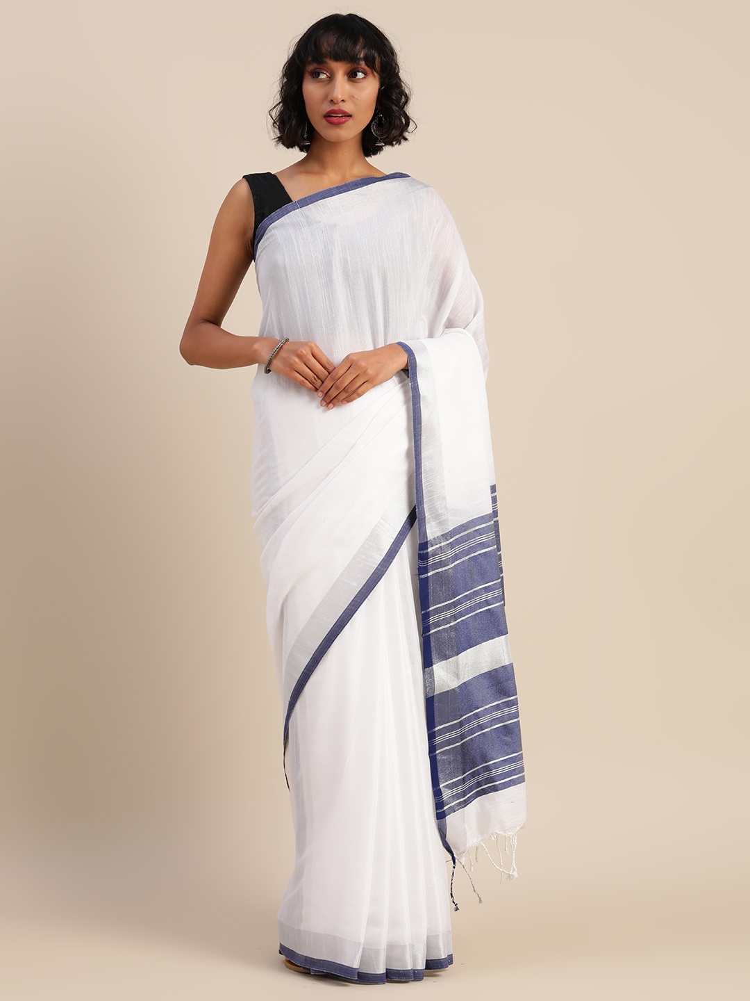 

VASTRANAND White & Navy Blue Cotton Blend Solid Bhagalpuri Saree