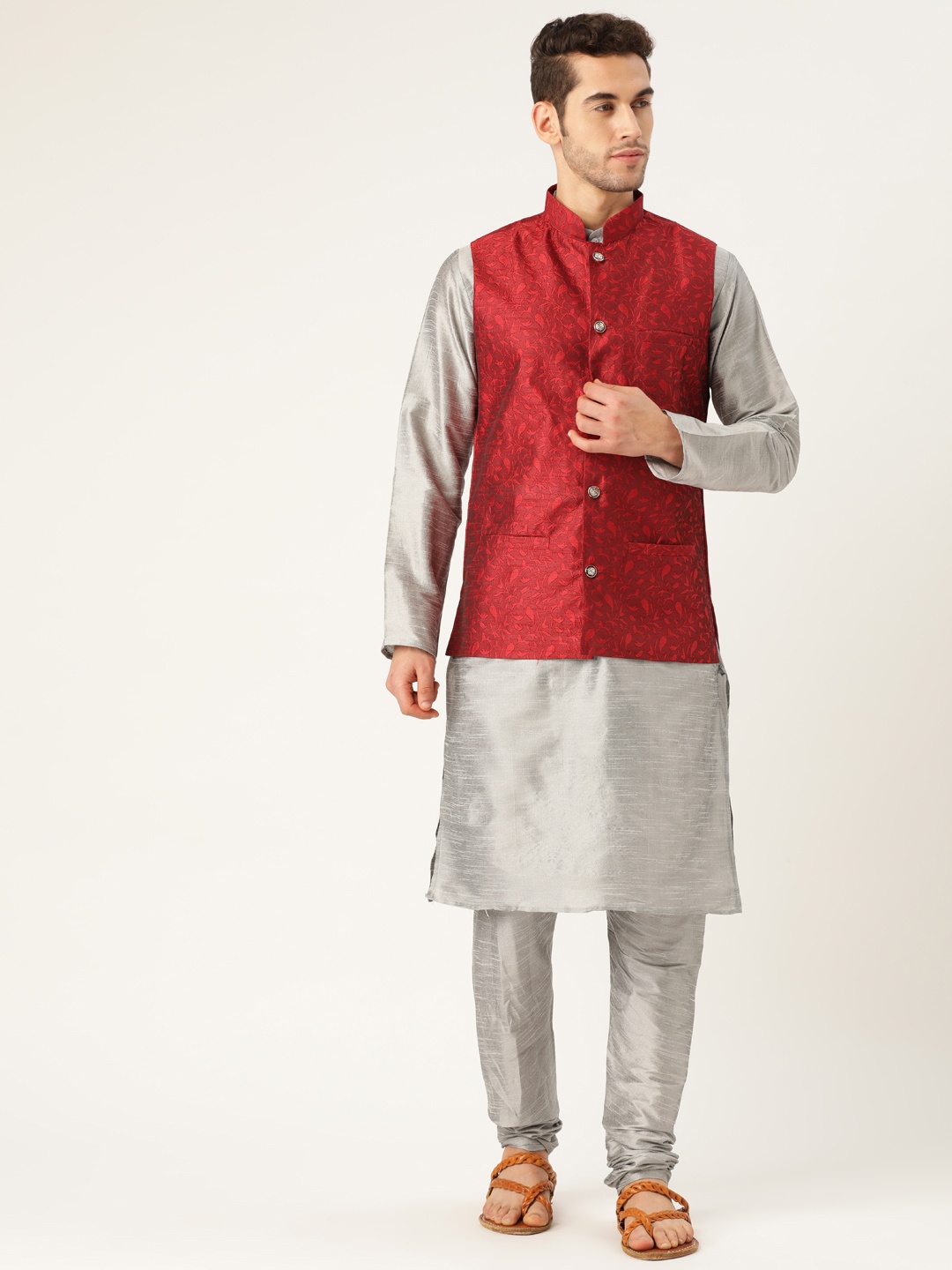 

SOJANYA Men Grey & Maroon Solid Kurta Set with Ethnic Self Design Nehru Jacket