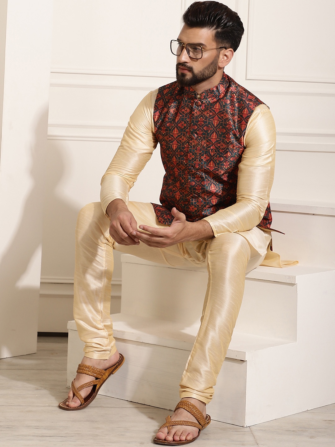 

SOJANYA Men Cream-Coloured & Teal Green Solid Kurta Set with Printed Nehru Jacket