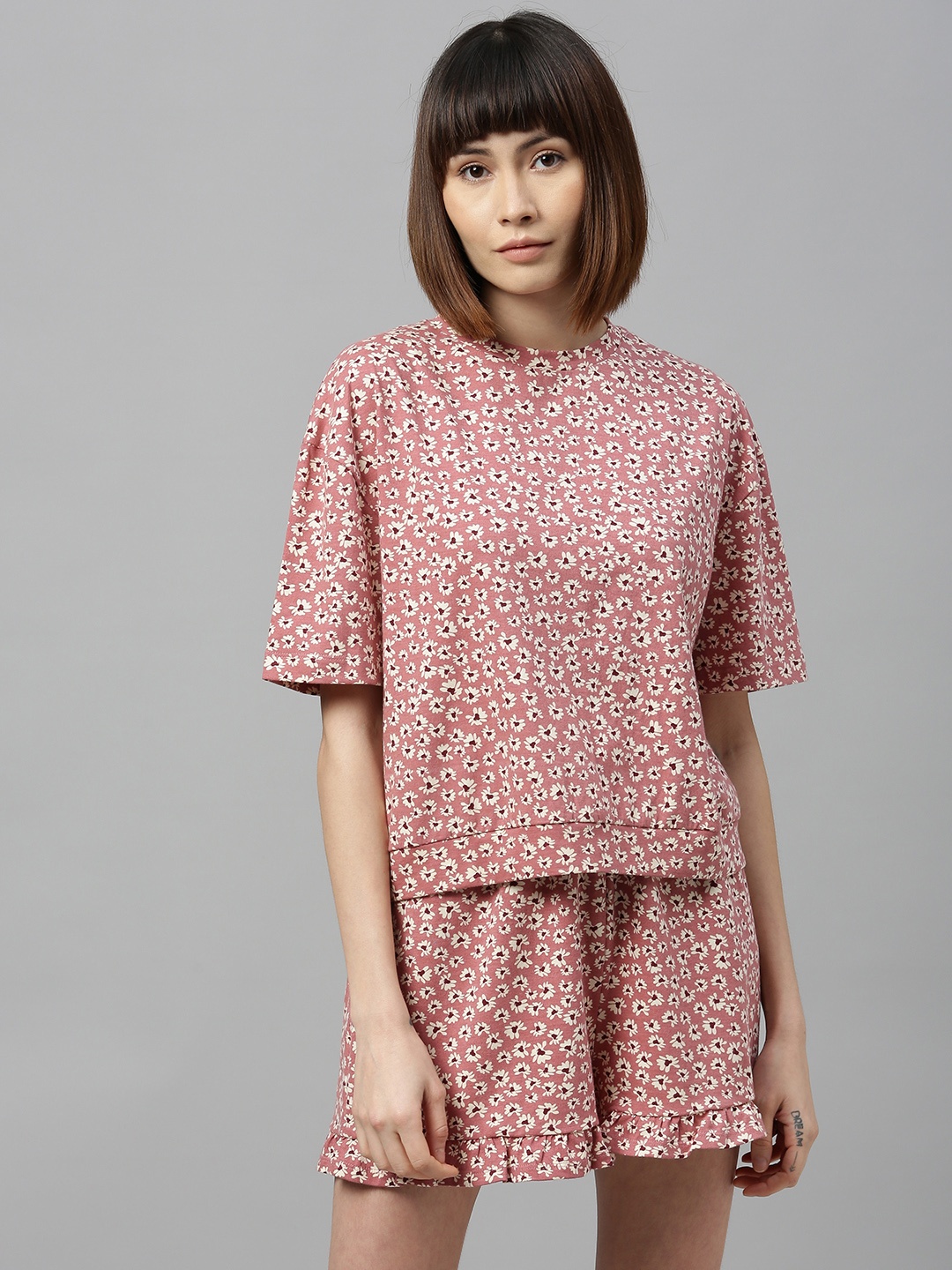 

Chemistry Women Pink & White Floral Printed Night Suit