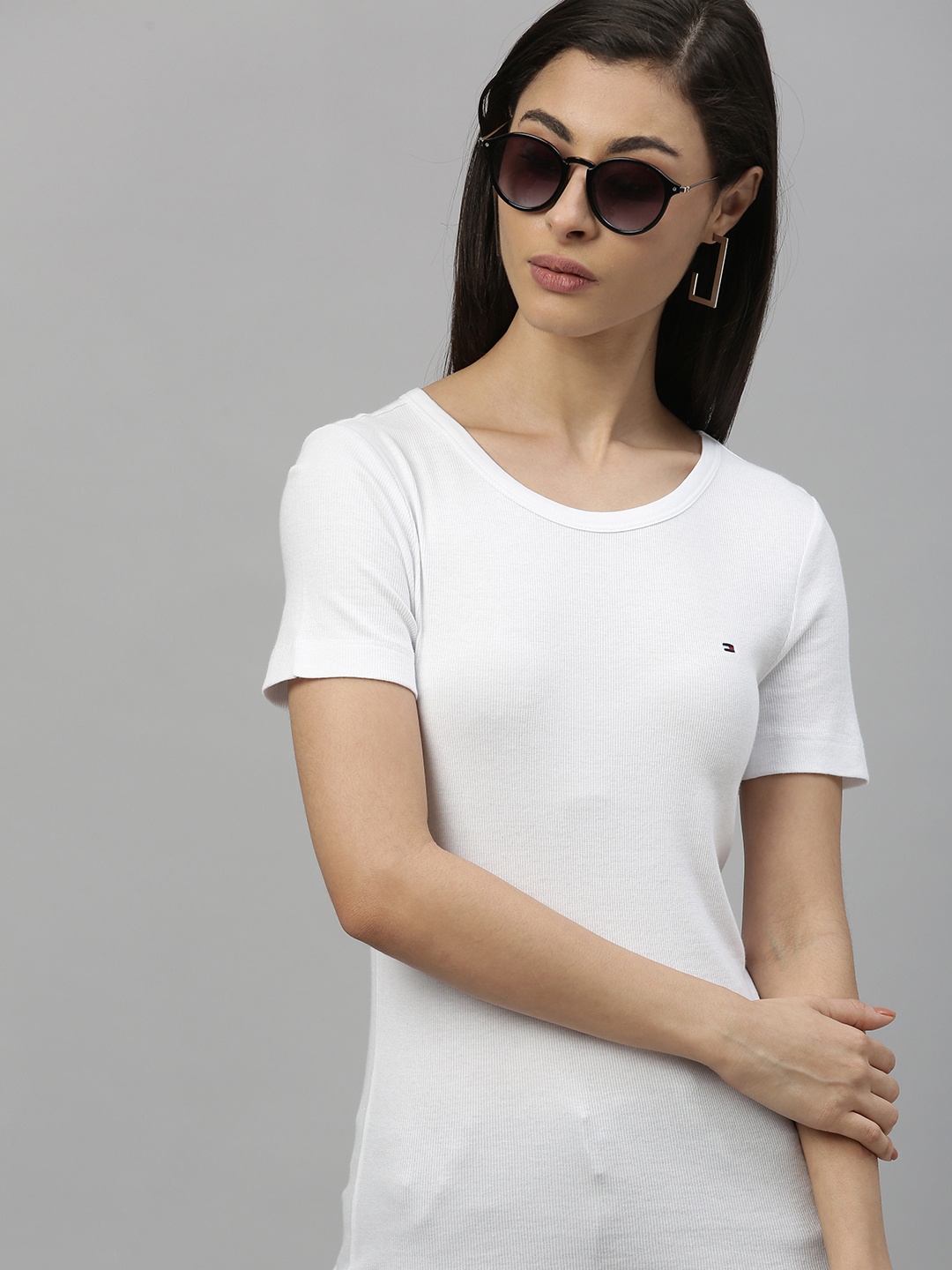 

Tommy Hilfiger Women White Solid Slim Fit Round Neck T-shirt