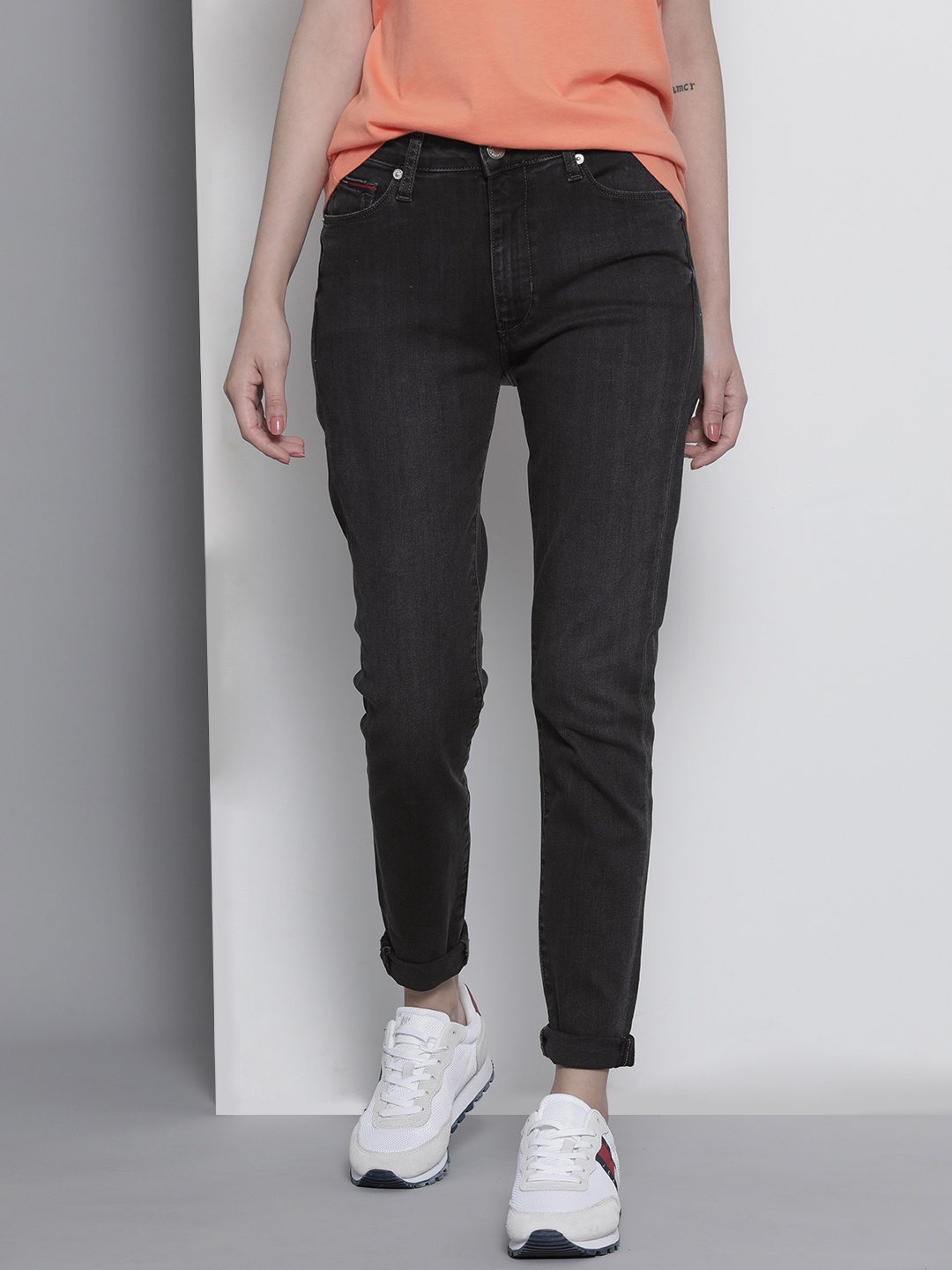 

Tommy Hilfiger Women Black Skinny Fit High-Rise Light Fade Stretchable Jeans
