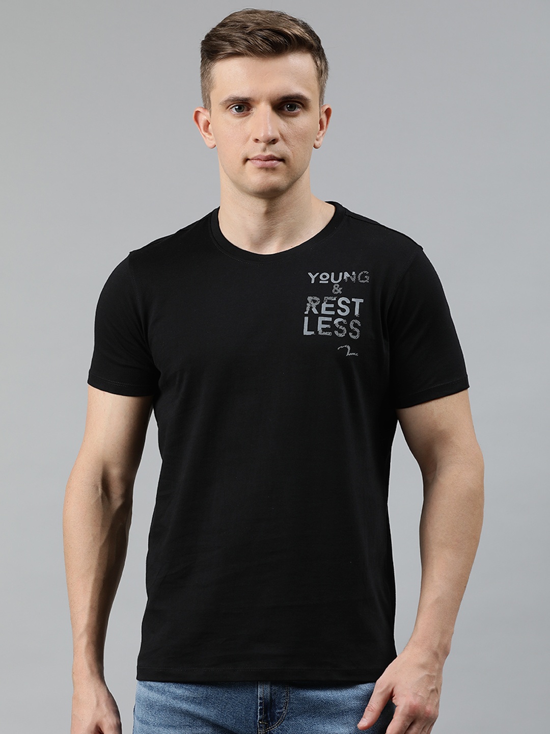 

SPYKAR Men Black Printed Round Neck Pure Cotton T-shirt