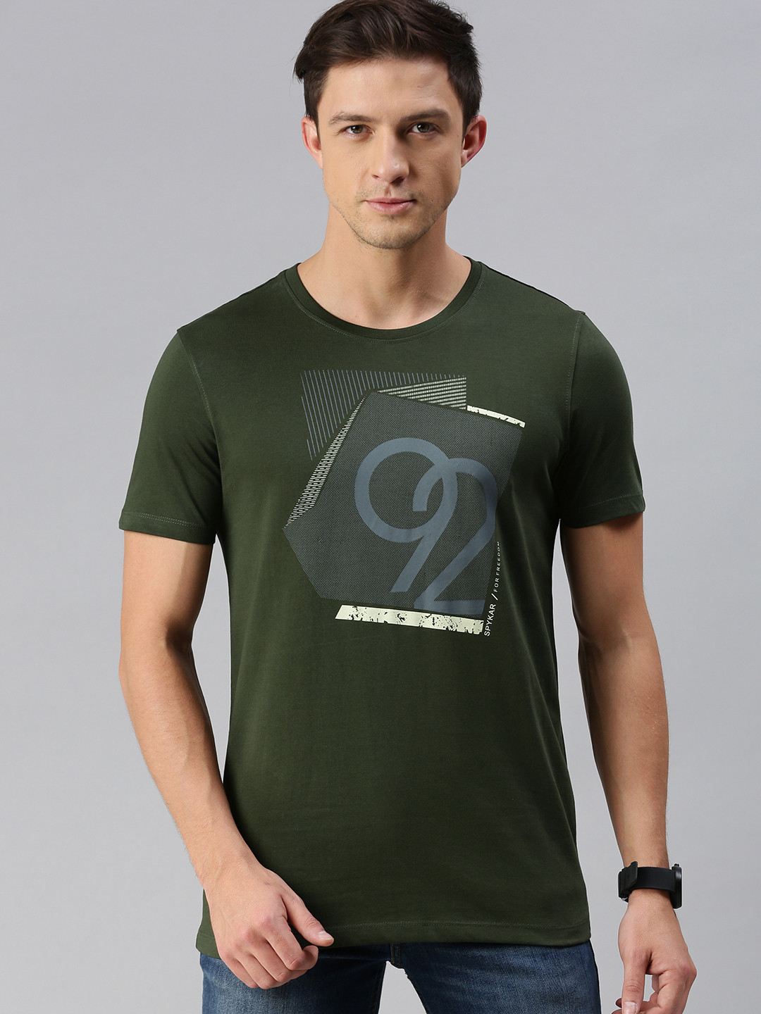 

SPYKAR Men Olive Green Typography Printed Slim Fit Pure Cotton T-shirt