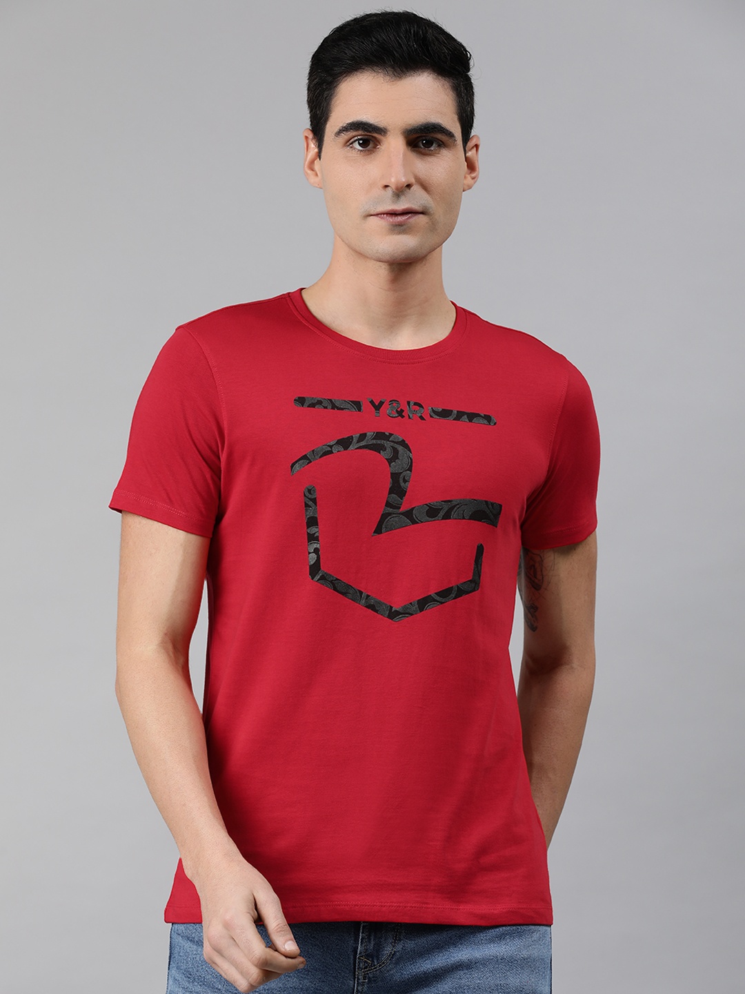 

SPYKAR Men Red Abstract Printed Round Neck Pure Cotton T-shirt