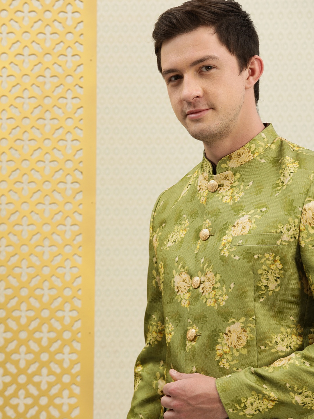 

House of Pataudi Men Lime Green & Cream-Coloured Floral Printed Ethnic Bandhgala Blazer