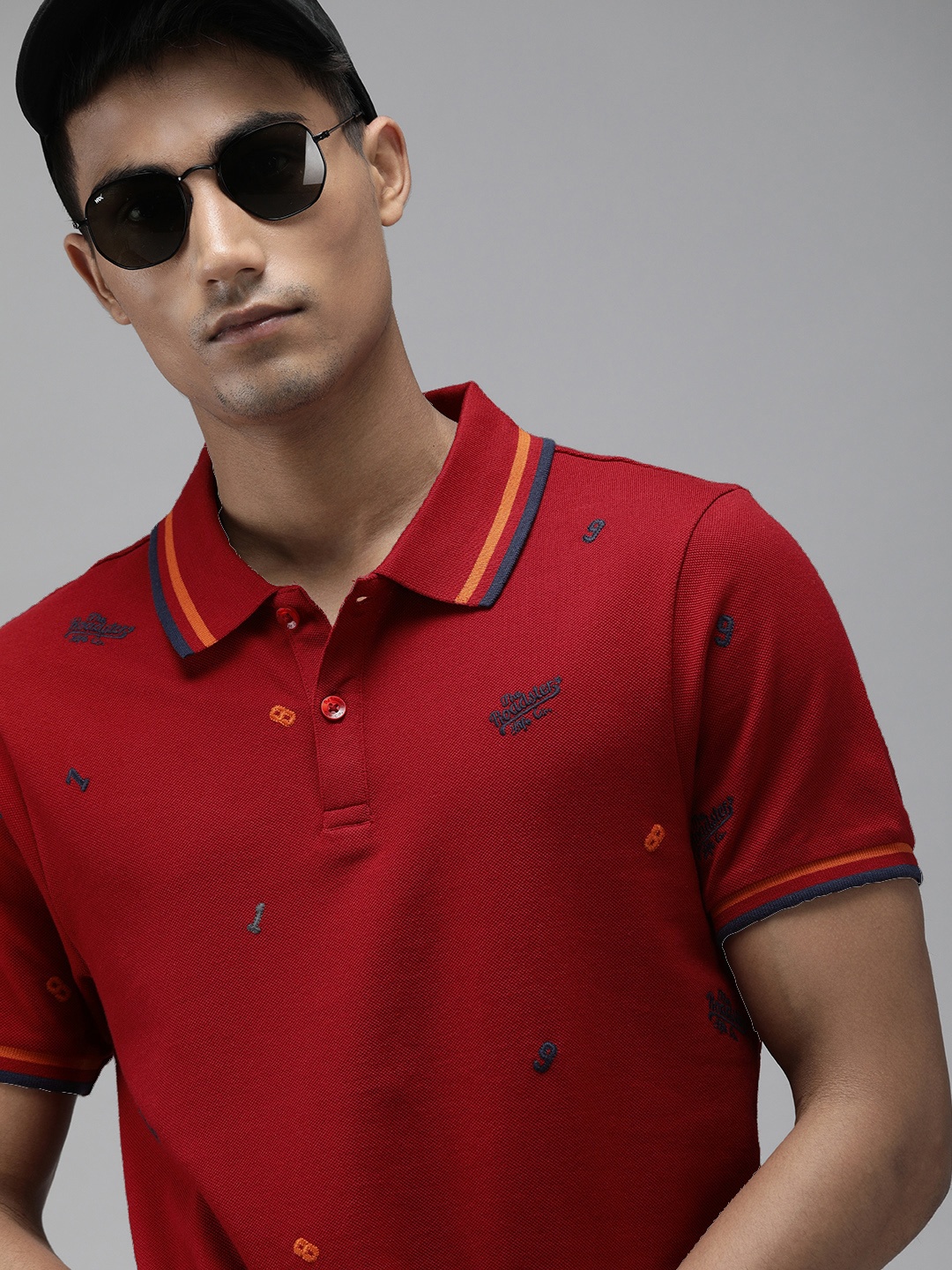 

Roadster Men Red Embroidered Polo Collar Pure Cotton T-shirt
